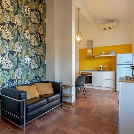 Ridolfi Sei アパート *